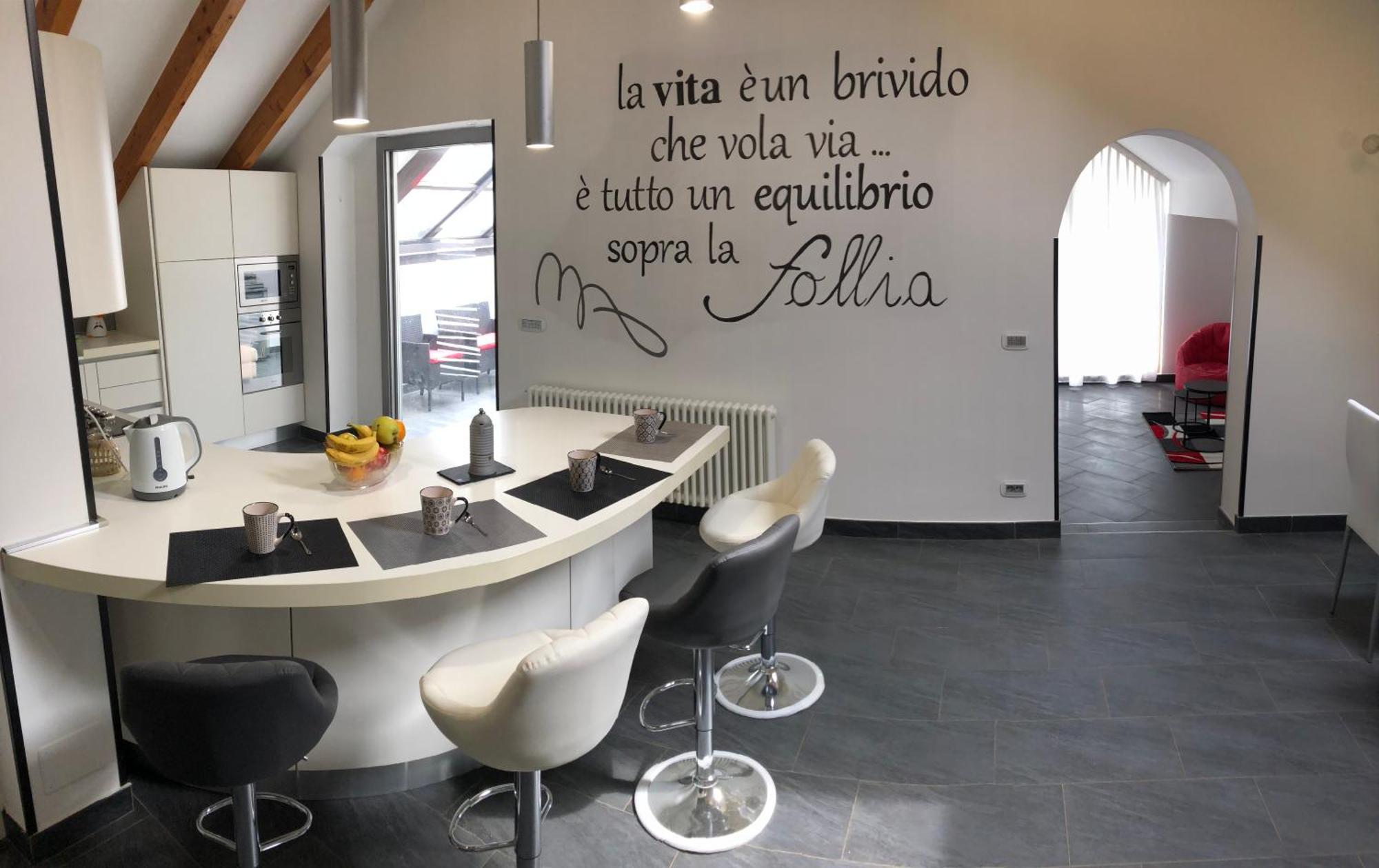 Casa Sally San Michele all'Adige Luaran gambar